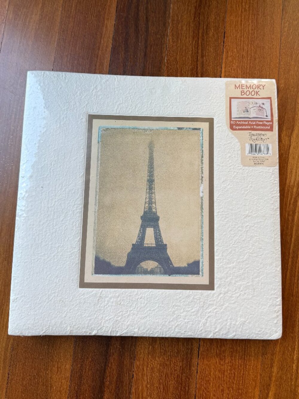 NEW Tomorrow's Treasures 12.5" x 12.5" Eiffel Tower Scrapbook Album